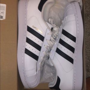Adidas superstars